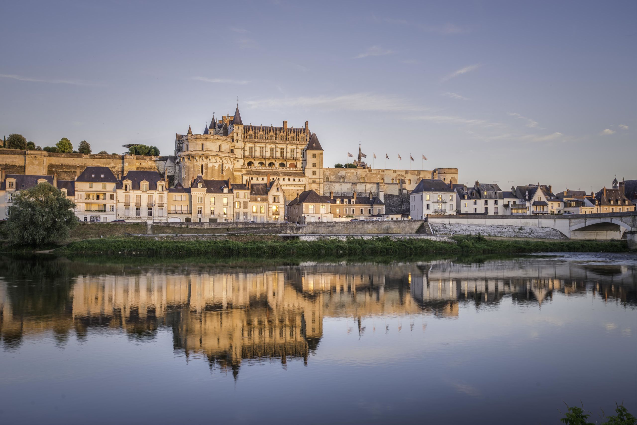 Vue Château Royal d'Amboise depuis la Loire