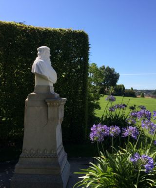 Buste de Léonard de Vinci dans le parc du Château Royal d'Amboise
