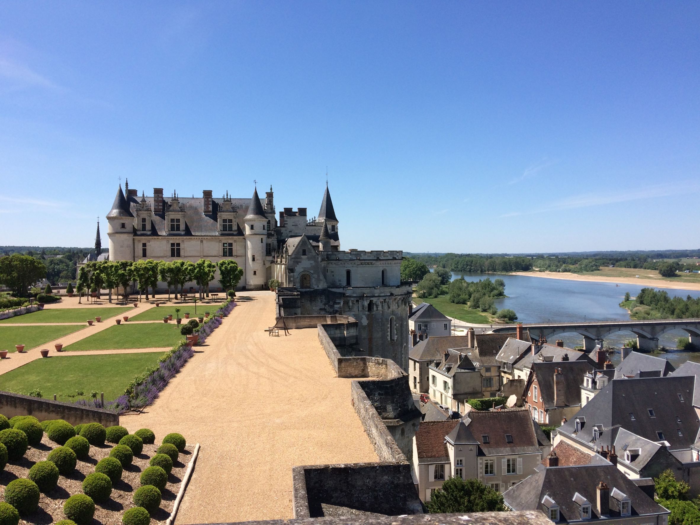 Vue depuis les terrasses de Naples dans le parc du  Château Royal d'Amboise